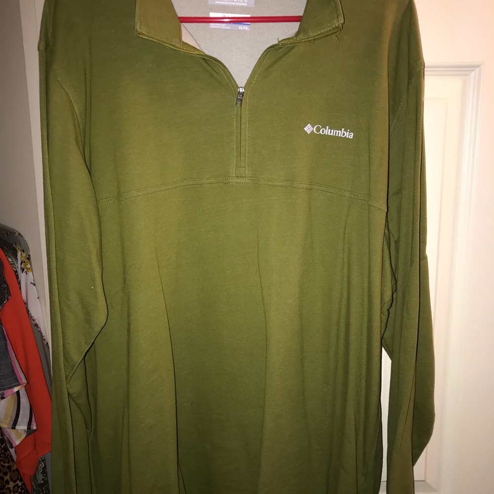 Green Columbia men’s 1/2 zip shirt